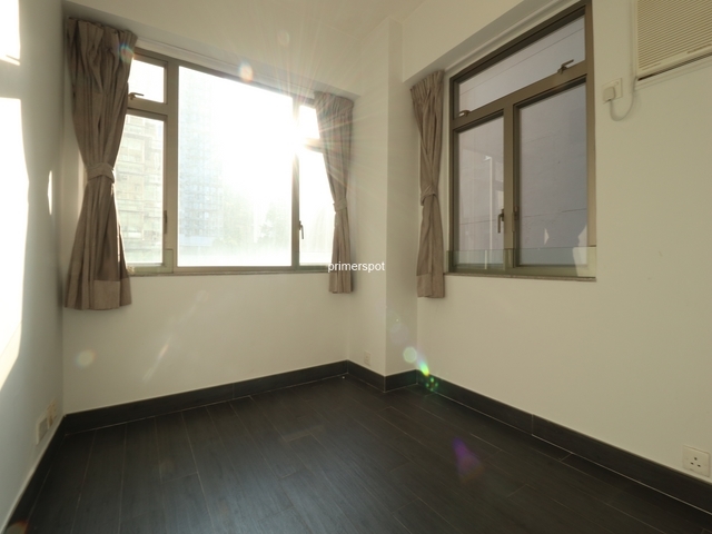 2 bdr flat close to admiralty  photo 7