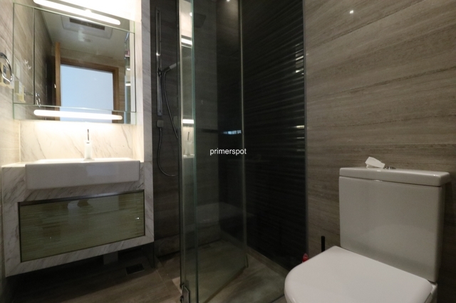 one wanchai studio flat  photo 5