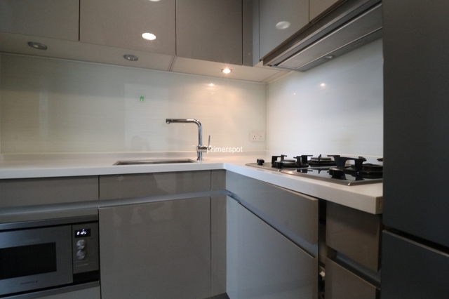 one wanchai studio flat  photo 4