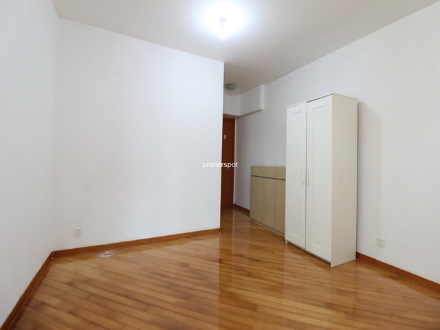 2 bdr flat  photo 3