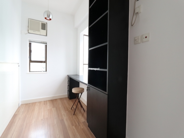 1 bdr flat furnished  photo 2