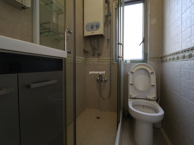 2 bdr flat close to admiralty  photo 4